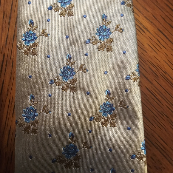 Paul Smith Floral Blue Roses Silver Background Men's Silk Tie Made In Italy - Picture 3 of 7